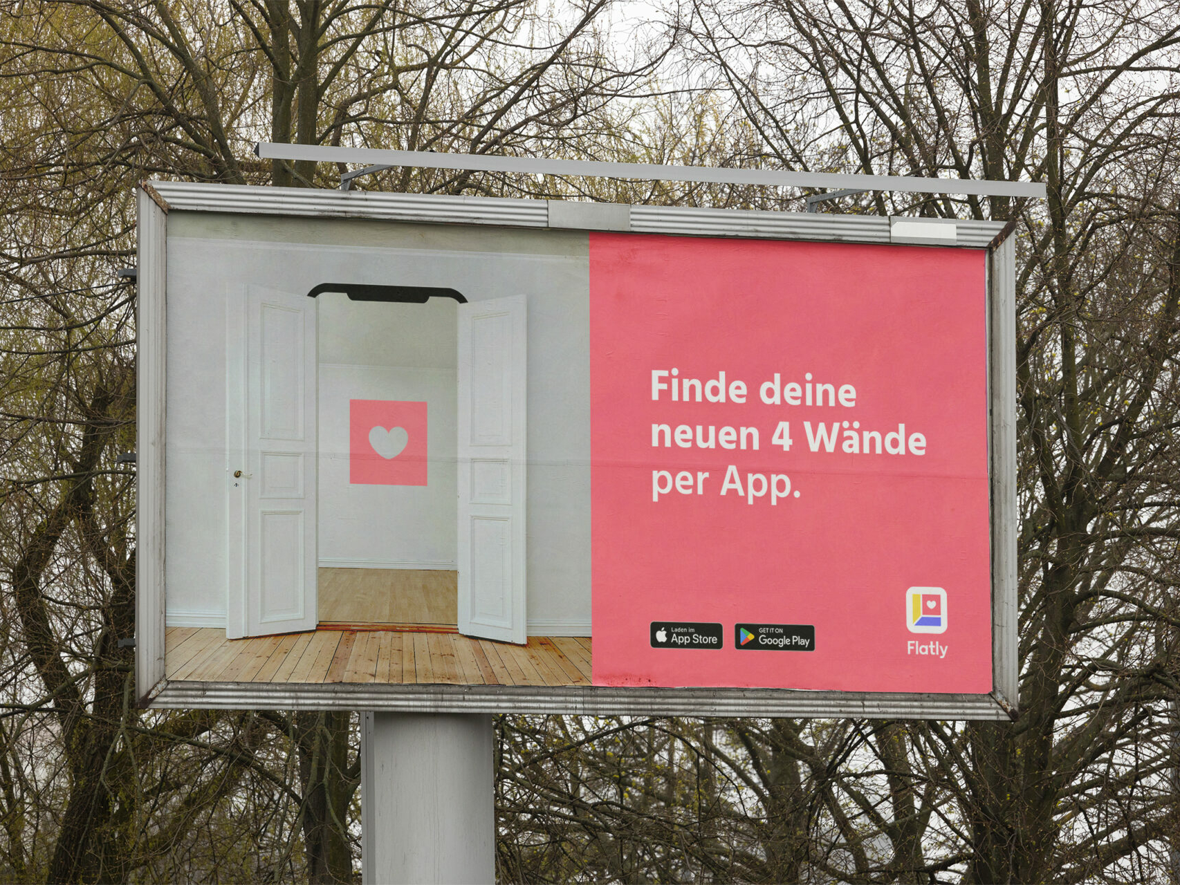 Flatly wirbt mit einem großen Billboard für die Flatly-App.