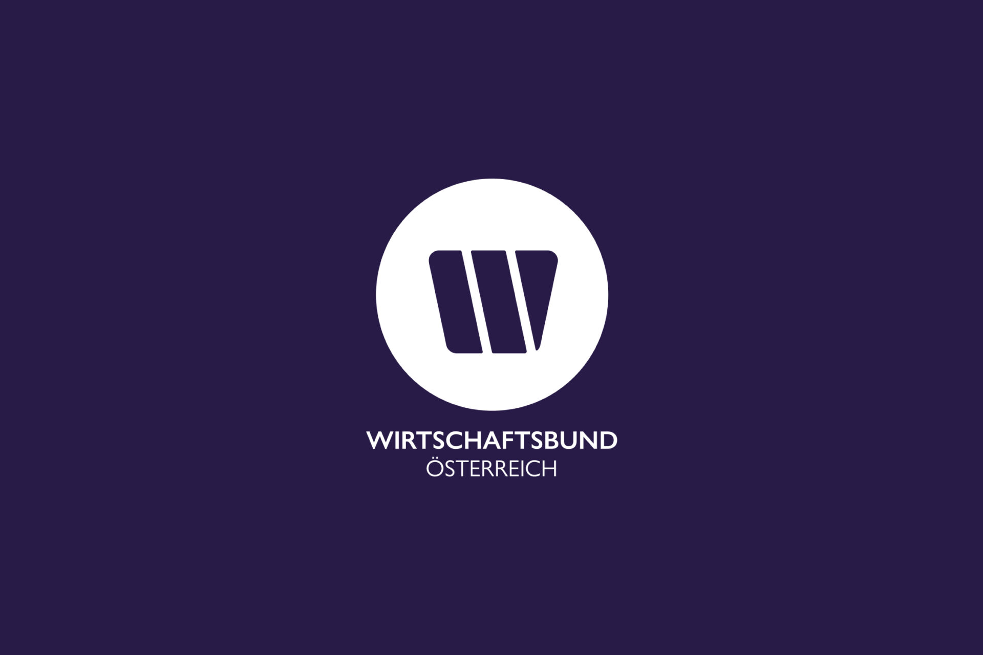 Das neue Wirtschaftsbund Logo in weißer Farbe auf violettem Hintergrund.